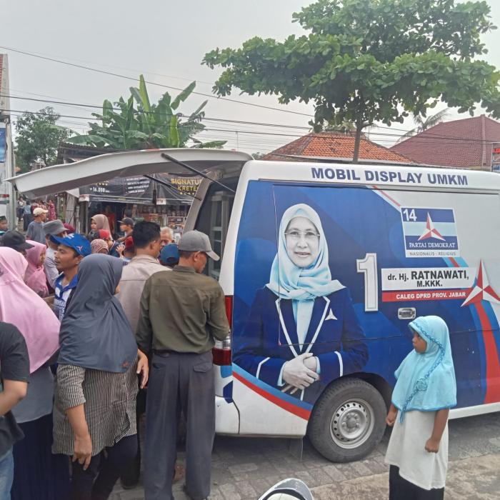 Berbagi Berkah Ramadan, Demokrat Kabupaten Cirebon dan Hero Center Gelar Pembagian Takjil